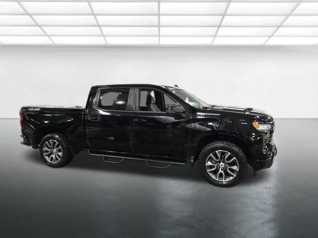 Used 2022 Black Chevrolet RST image 3