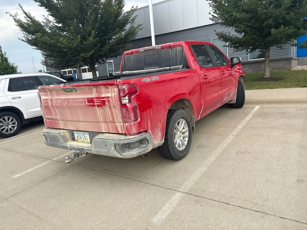 Used 2019 Red Chevrolet LT image 5