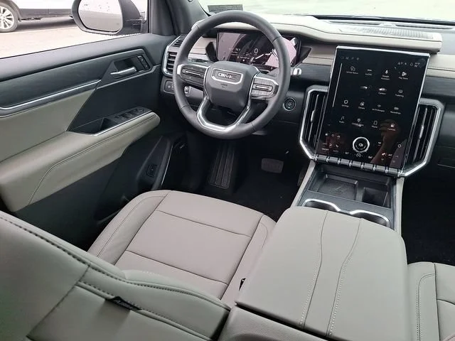 New 2027 Sterling Metallic GMC Elevation image 15