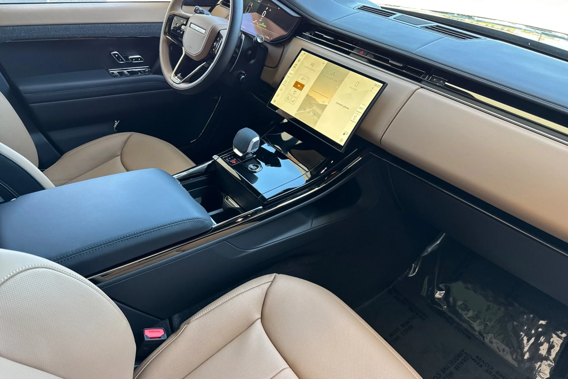 New 2026 British Racing Green Land Rover Dynamic SE image 18