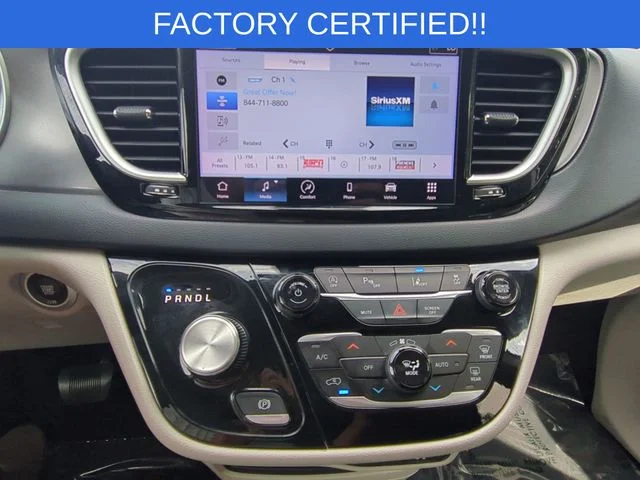 Used 2023 White Chrysler Touring L image 23