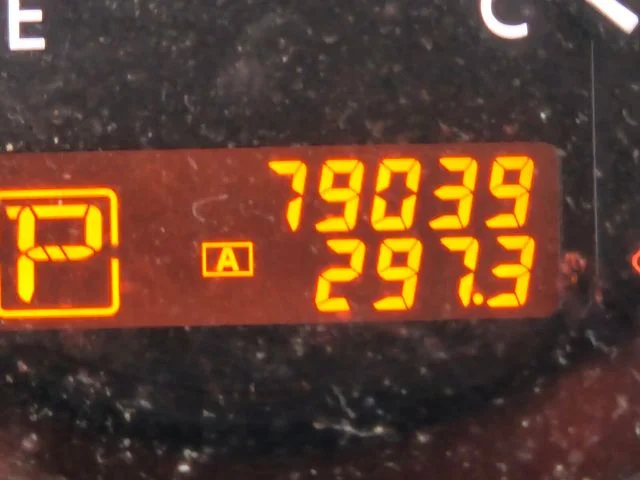Used 2009 White Nissan 2.5 S image 33