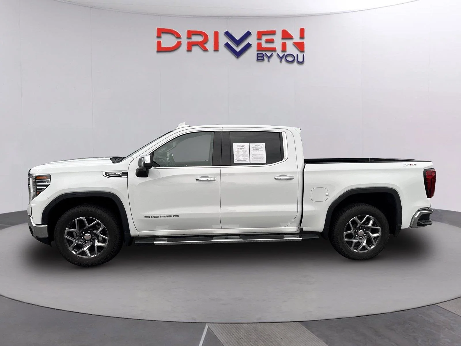 Used 2024 Summit White GMC SLT image 7