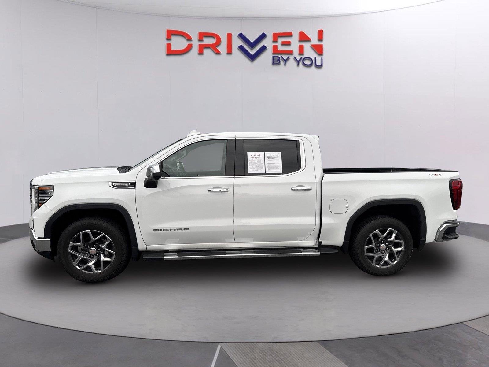 Used 2024 Summit White GMC SLT image 7