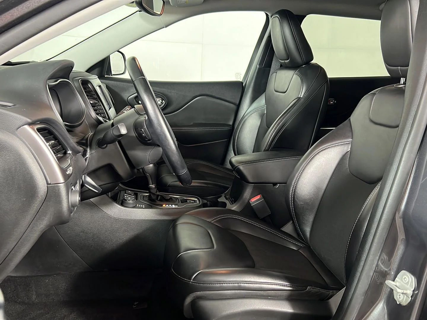 Used 2021 Gy Jeep Latitude Plus image 16