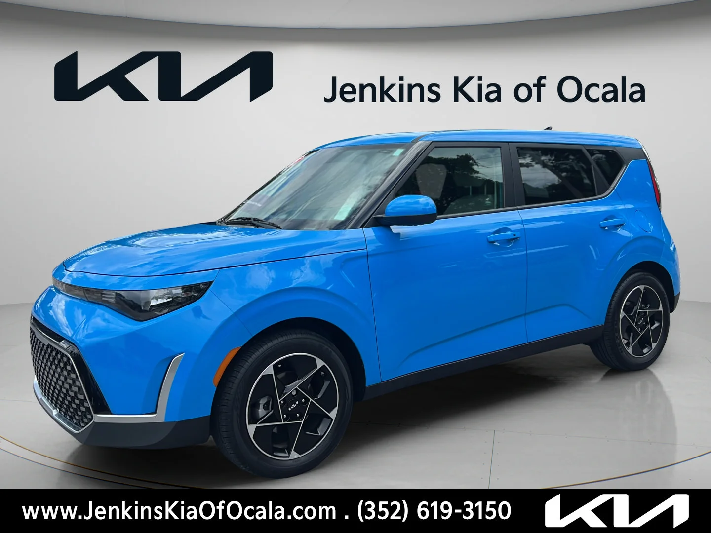 Used 2025 Surf Blue Kia EX image 7