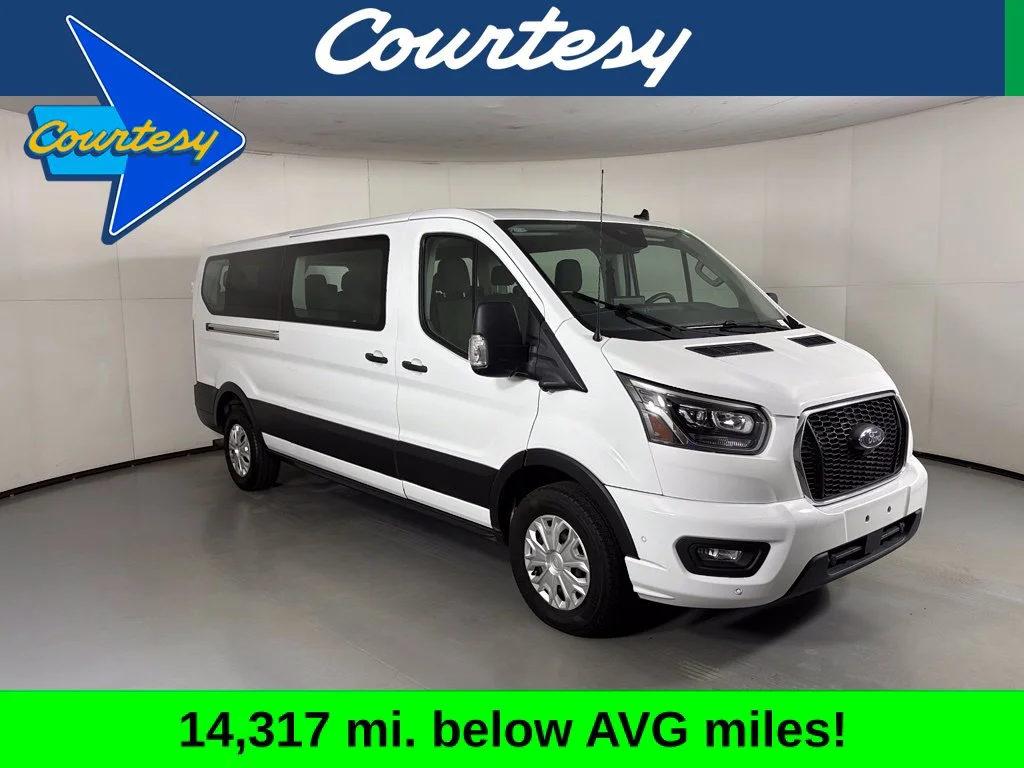 Used 2023 White Ford XLT image 1