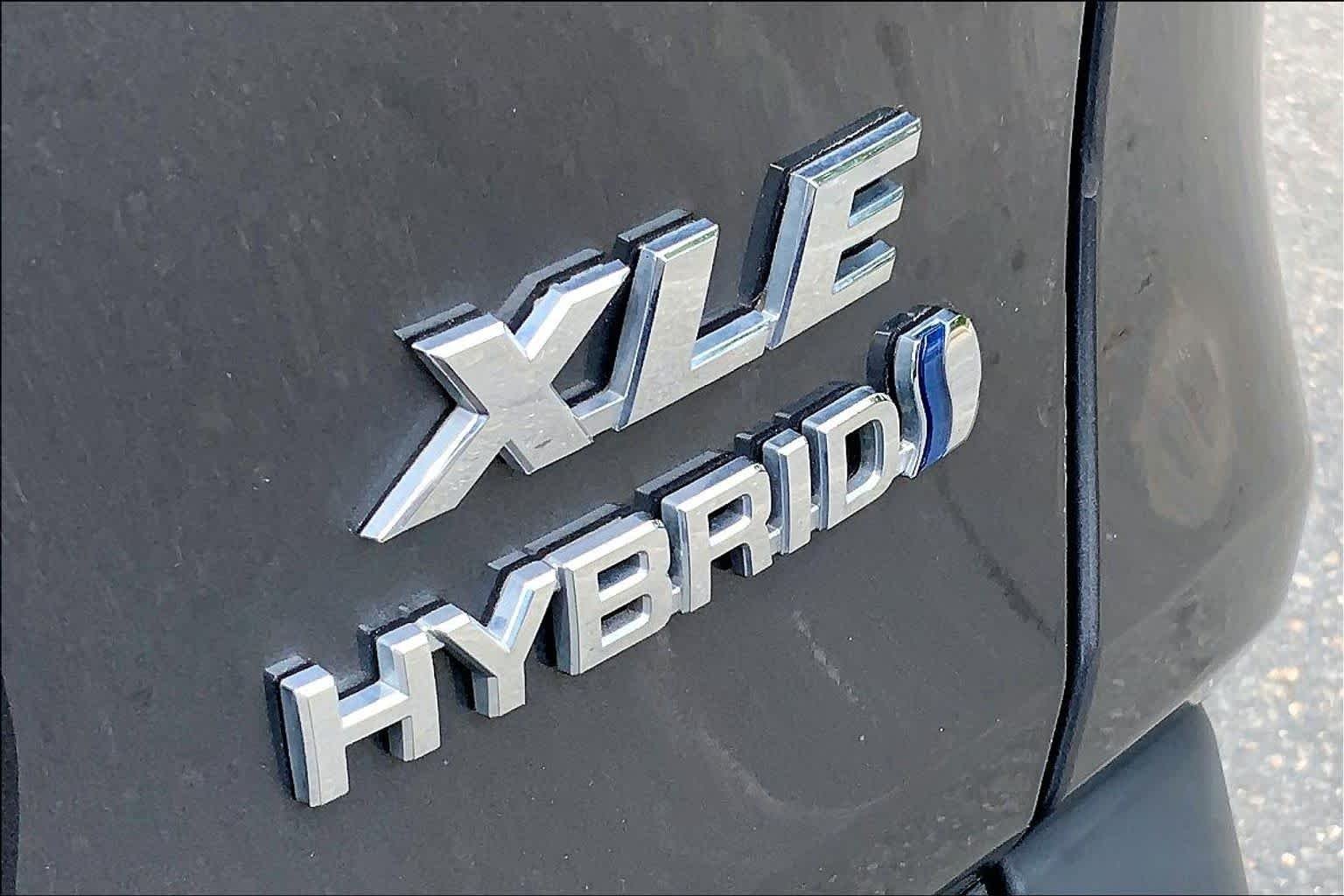 Used 2024 Magnetic Gray Metallic Toyota Hybrid XLE image 10