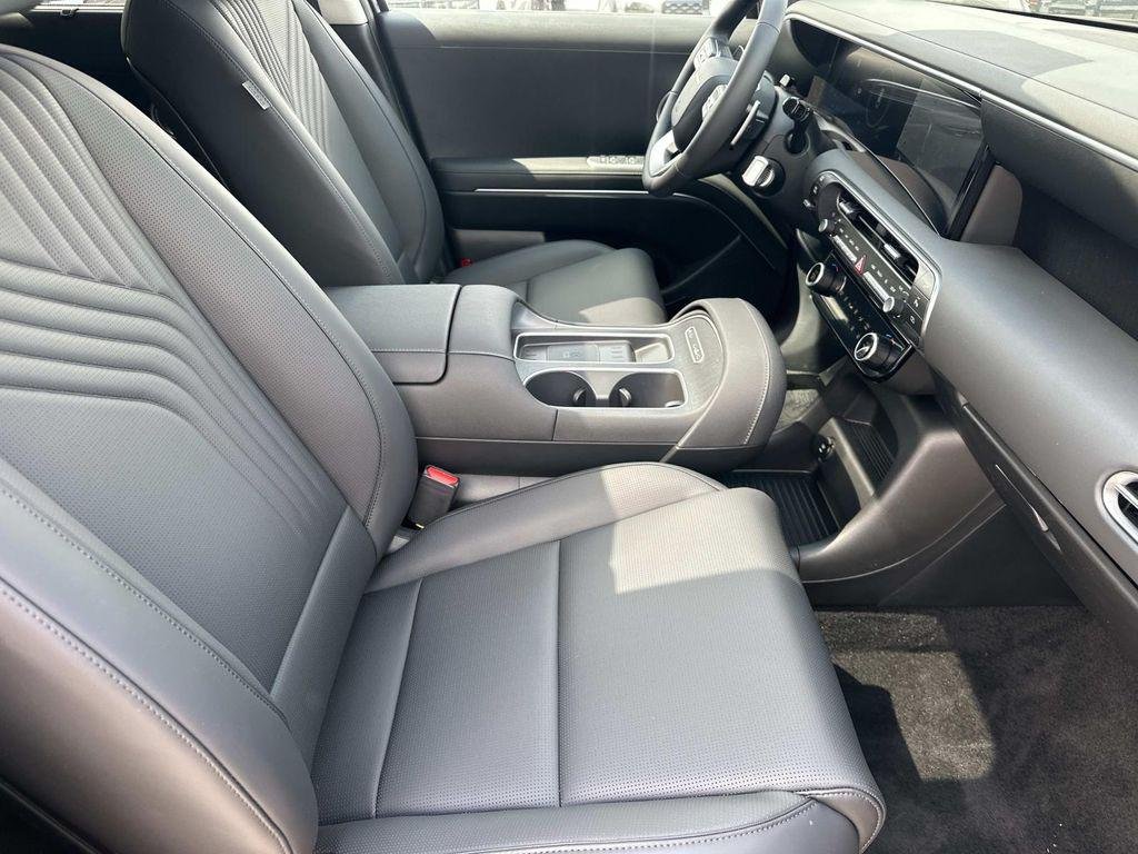 New 2026 Black Hyundai SEL Premium 8P image 14