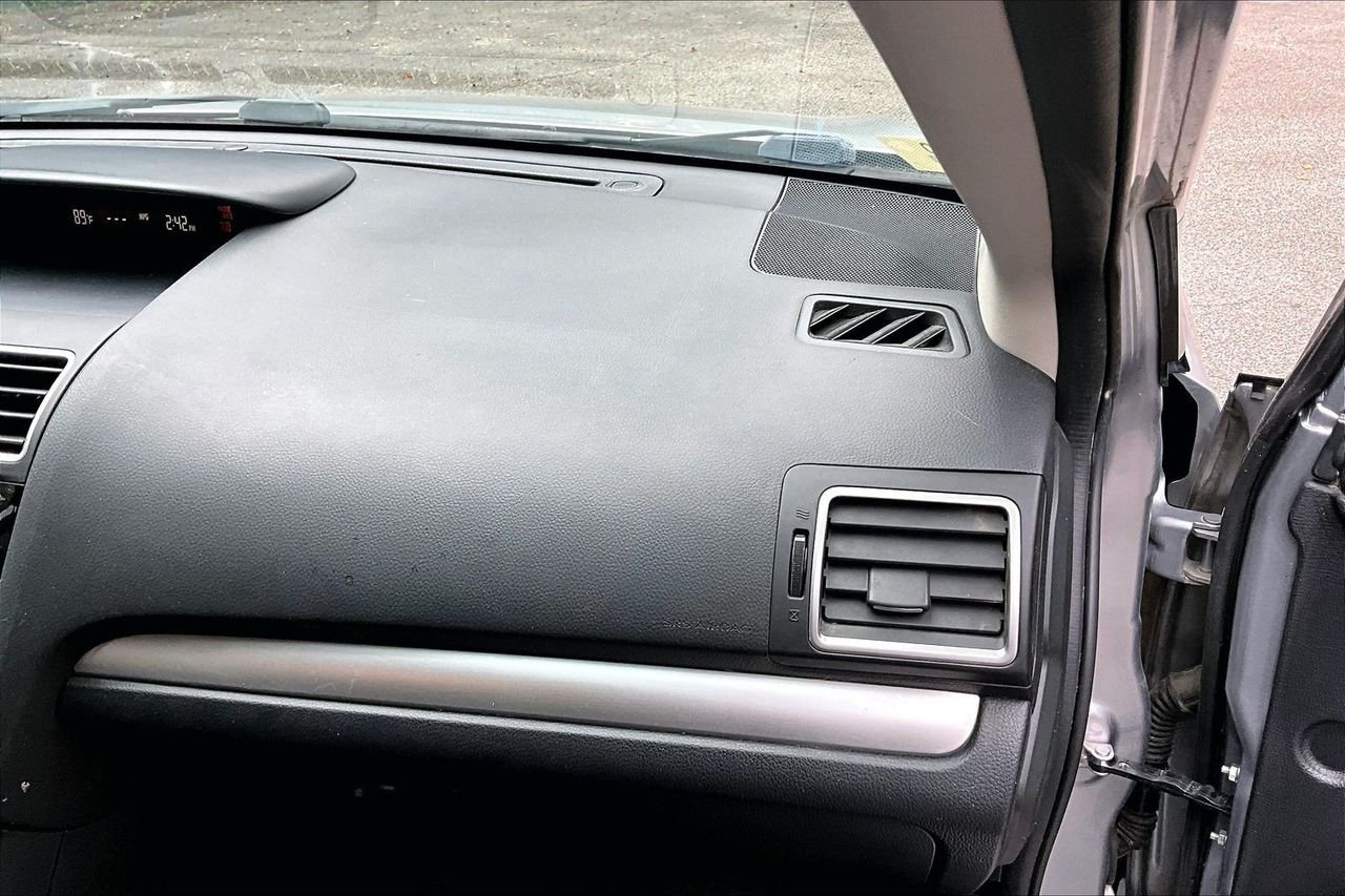 Used 2017 Silver Subaru 2.0i Premium image 20