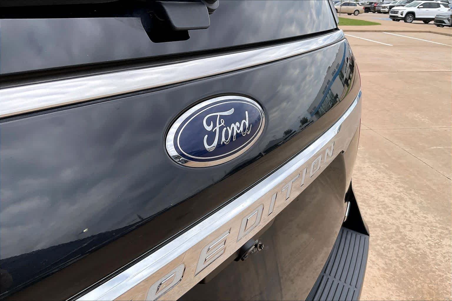 Used 2019 Agate Black Metallic Ford XLT image 27
