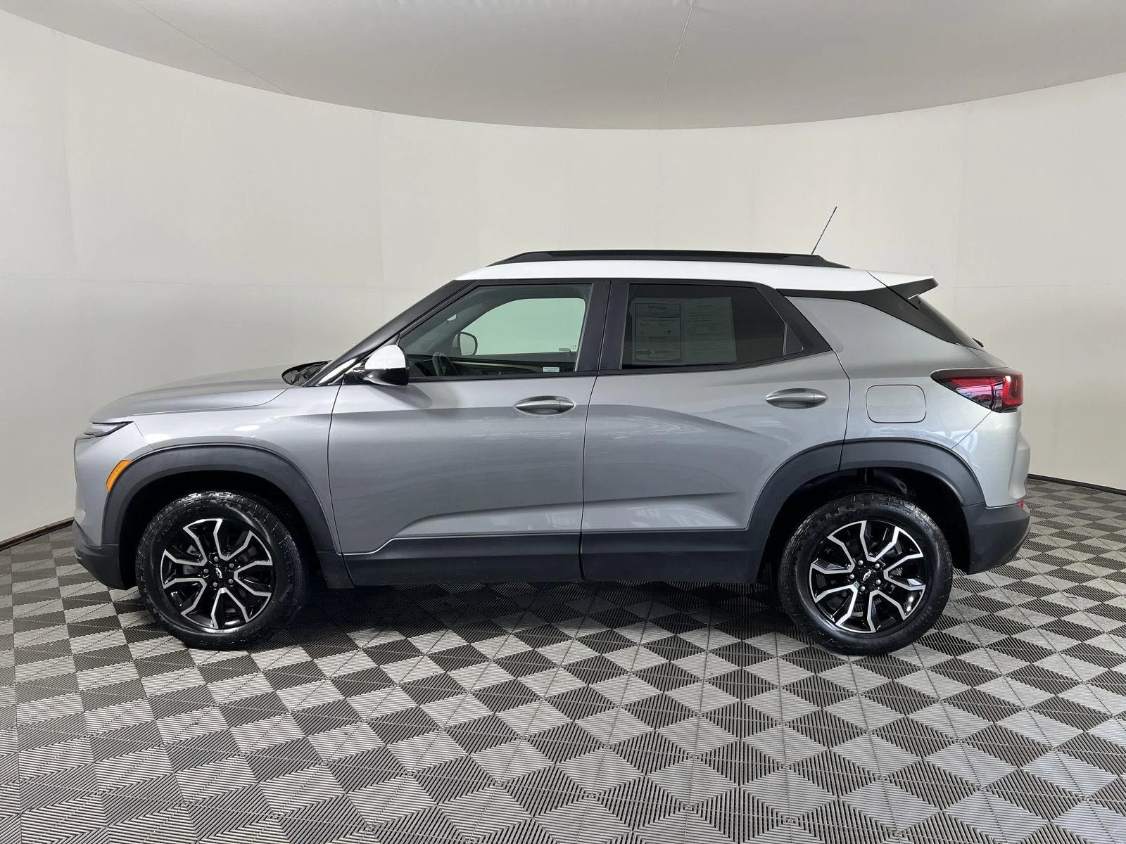 Used 2025 Sterling Gray Metallic Chevrolet ACTIV image 6