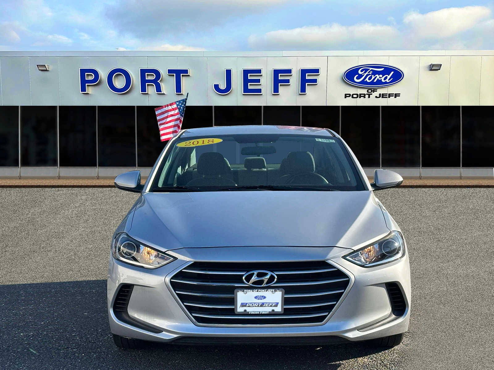Used 2018 Hyundai Elantra SE with VIN 5NPD74LF2JH257072 for sale in Port Jefferson Station, NY