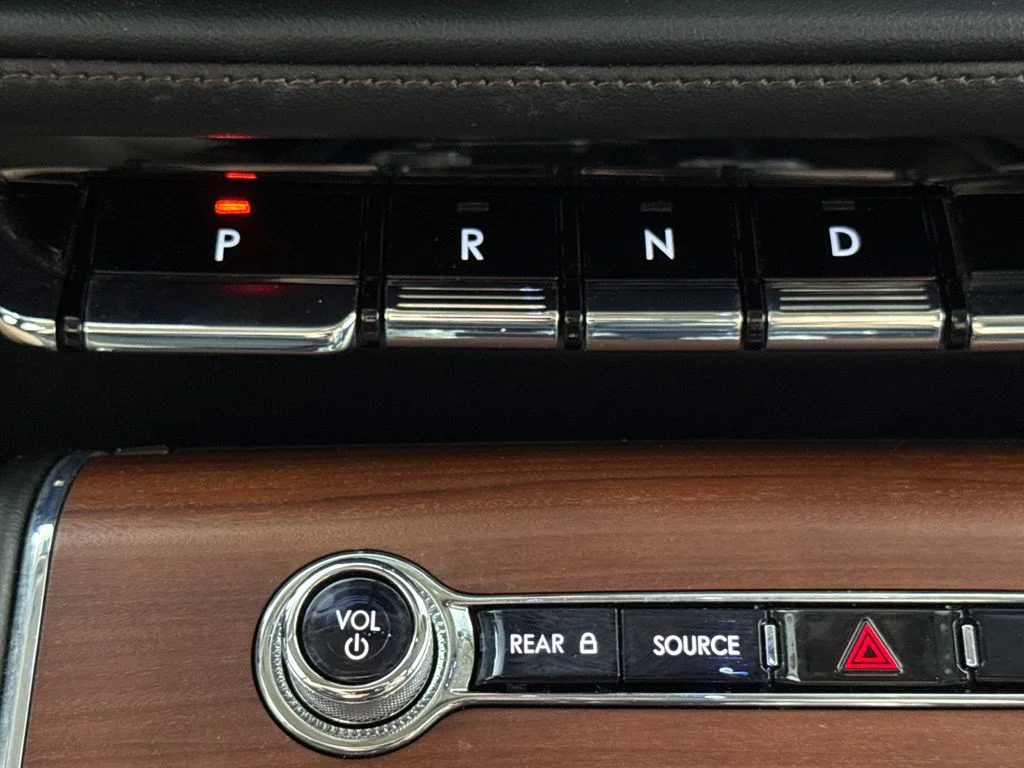 Used 2023 Gray Lincoln Grand Touring image 23