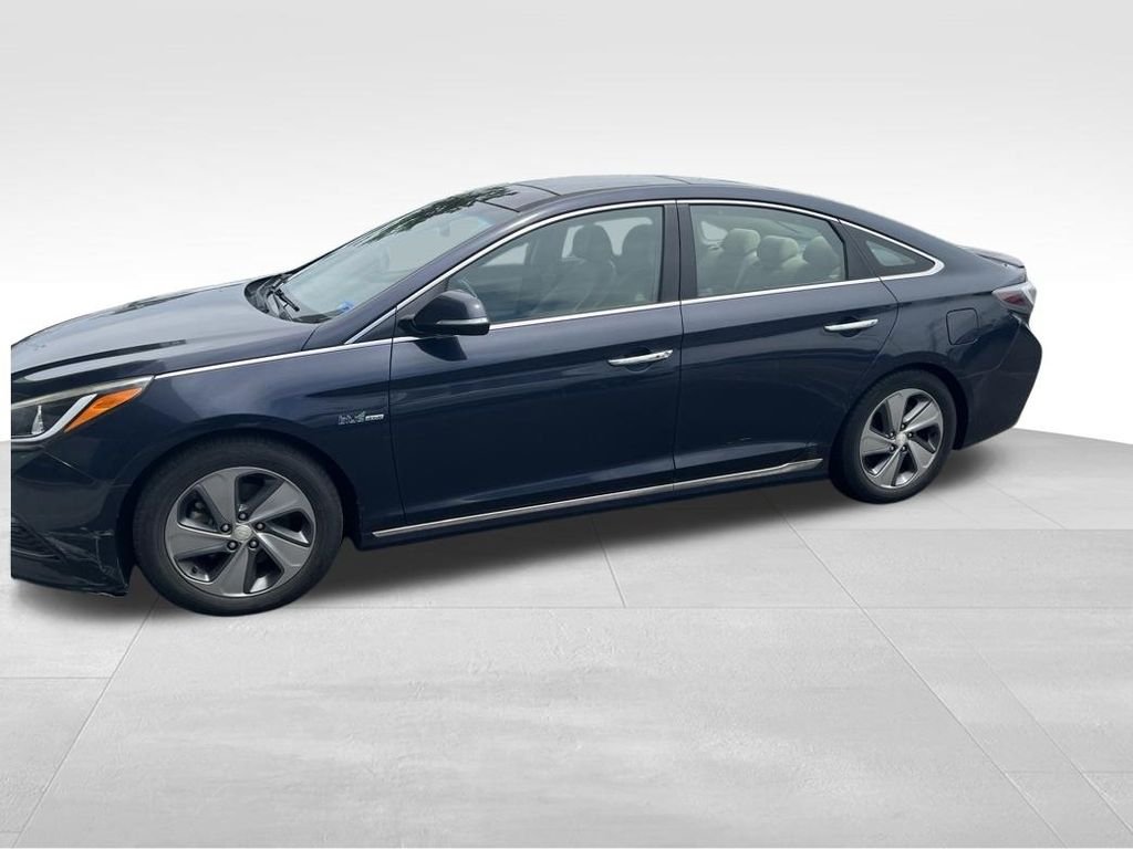 Used 2017 Blue Hyundai Limited image 3