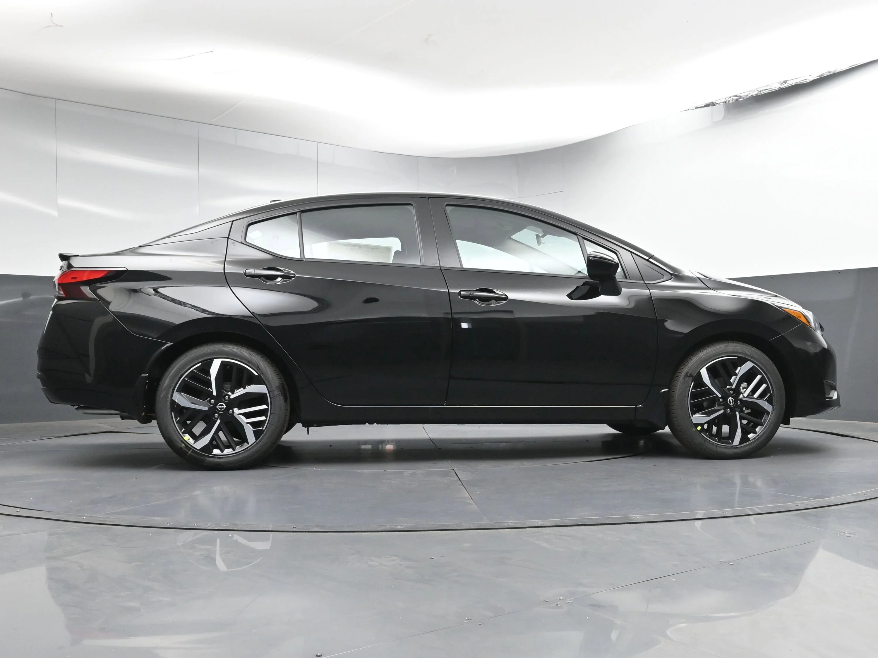 Used 2025 Super Black Nissan SR image 23