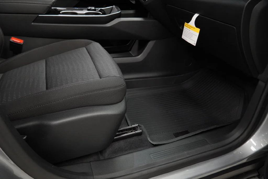 New 2027 Sterling Gray Metallic Chevrolet LT image 37