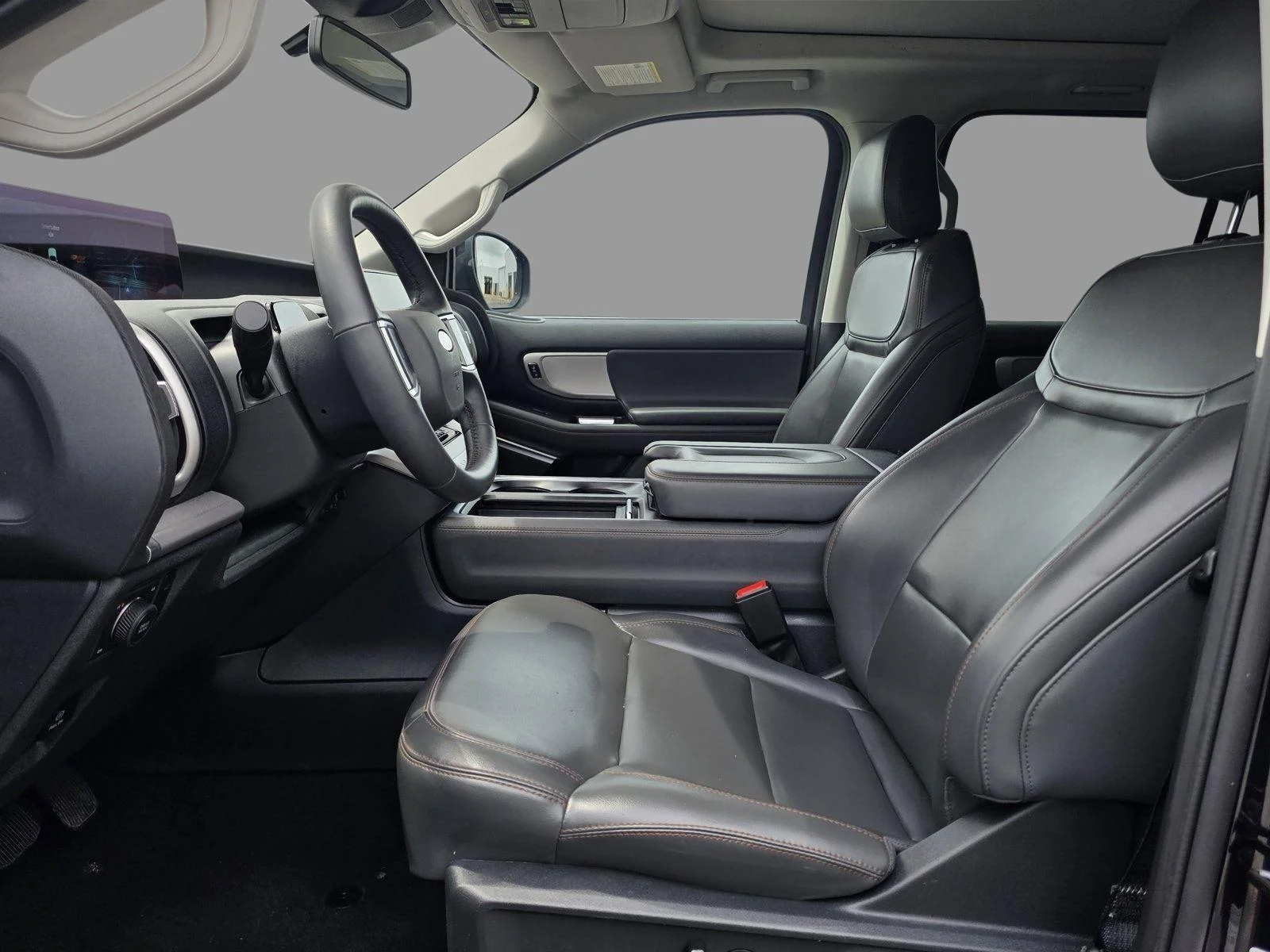 Used 2025 Agate Black Ford Active image 23