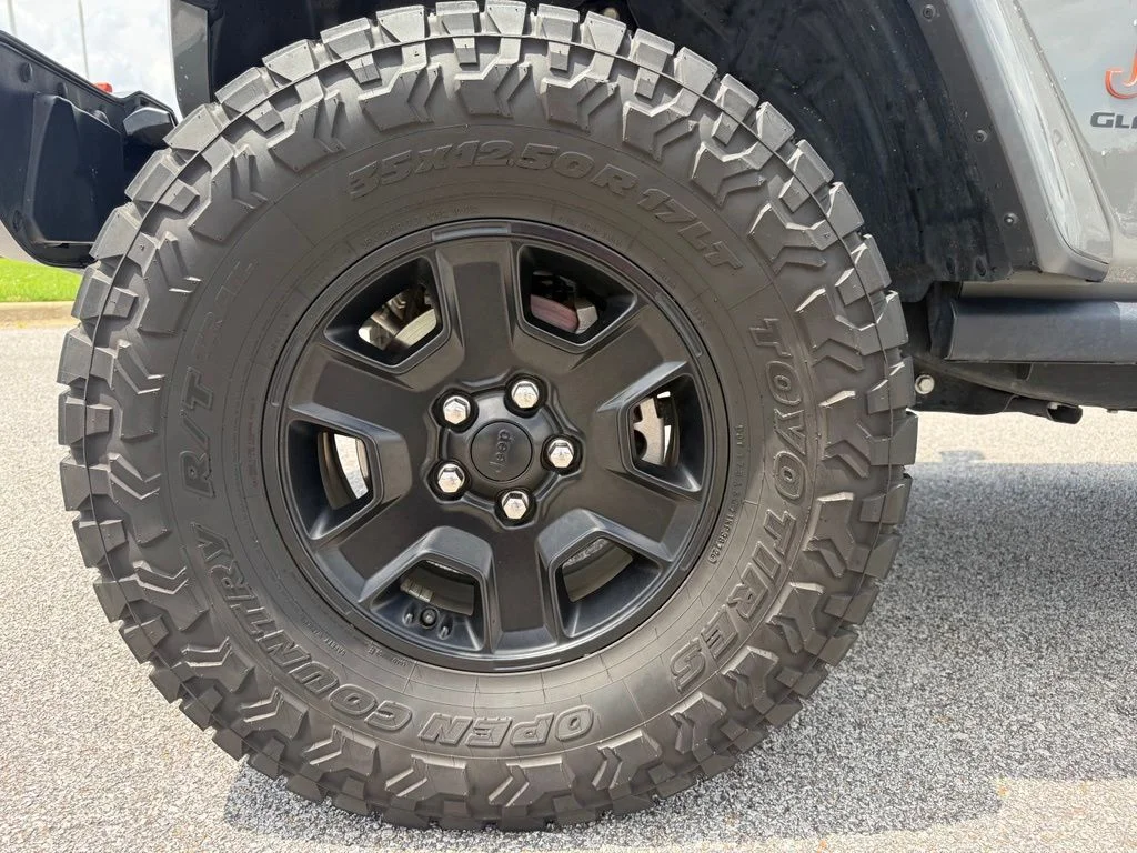 Used 2021 Gray Jeep Mojave image 25