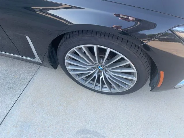 Used 2020 Black BMW 740i image 5