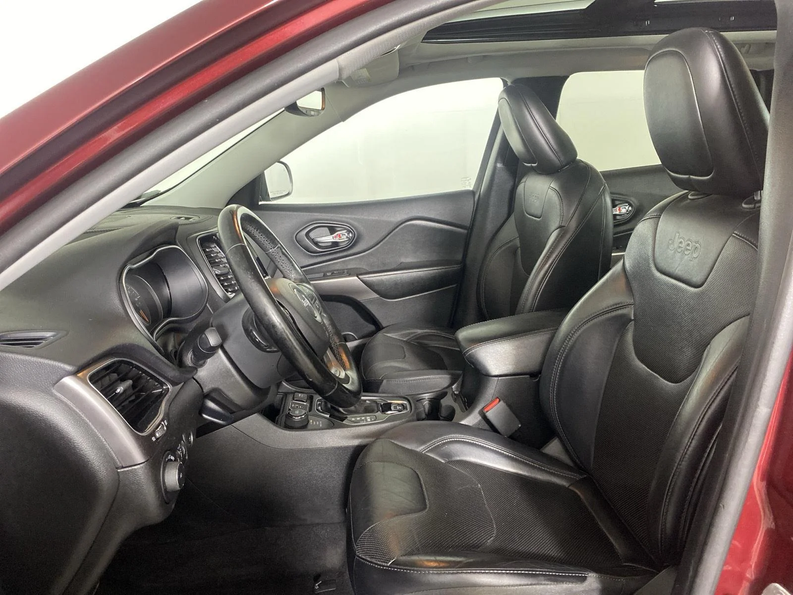 Used 2021 Velvet Red Pearlcoat Jeep Limited image 13