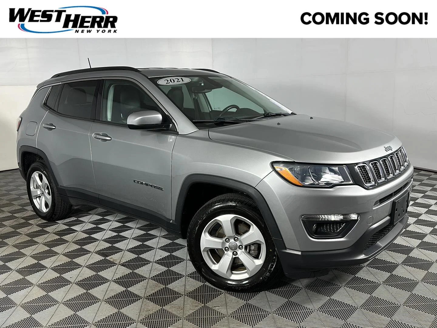 Used 2021 Billet Silver Metallic Clearcoat Jeep Latitude image 1