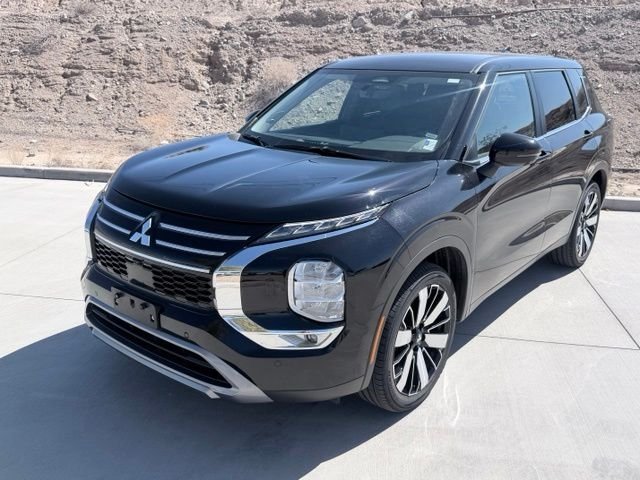 2025 Mitsubishi Outlander SE - Photo 1
