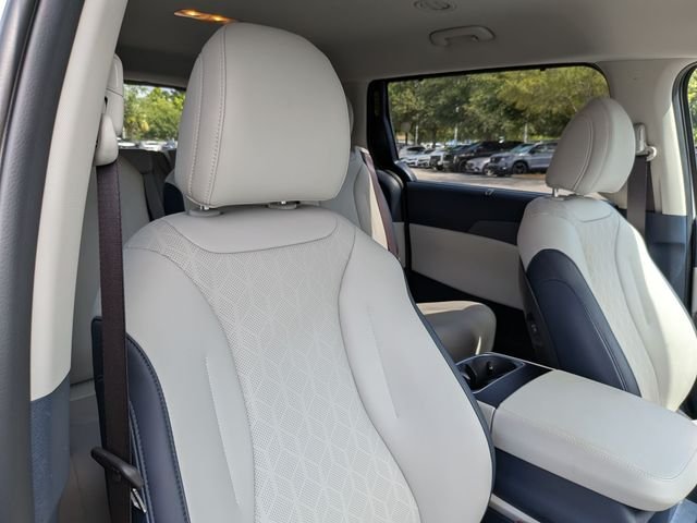 Certified Used 2025 White Kia EX image 36