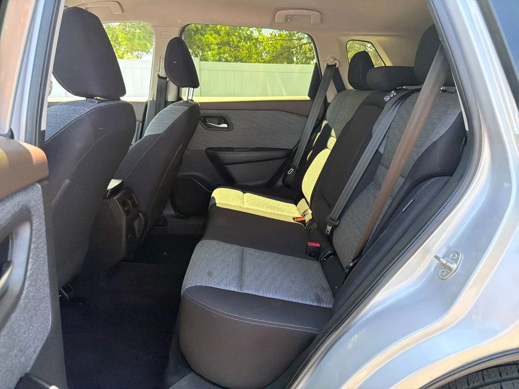 Used 2023 Silver Nissan SV image 29
