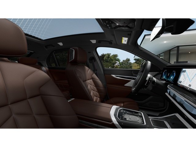 New 2026 Mineral White Metallic BMW 750e xDrive image 9