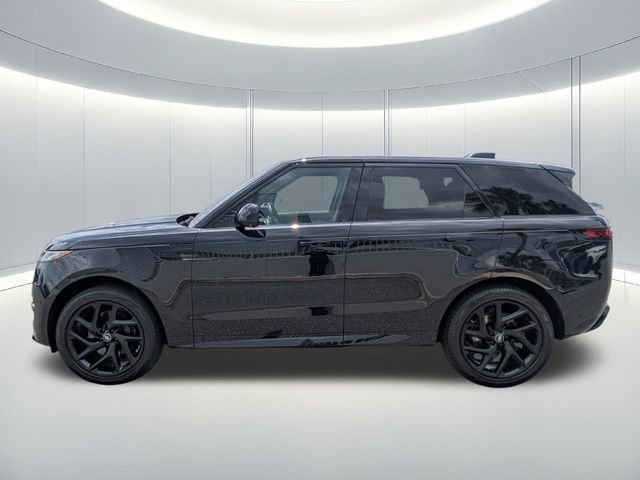 Used 2023 Black Land Rover SE Dynamic image 3