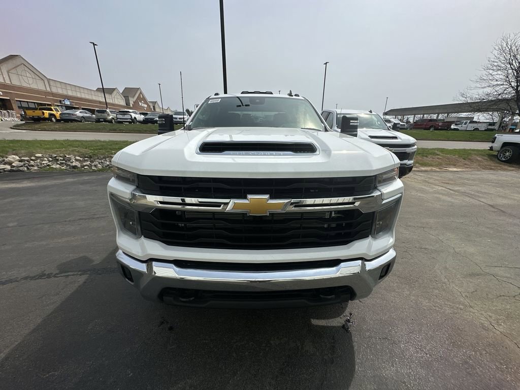 New 2026 Summit White Chevrolet LT image 25