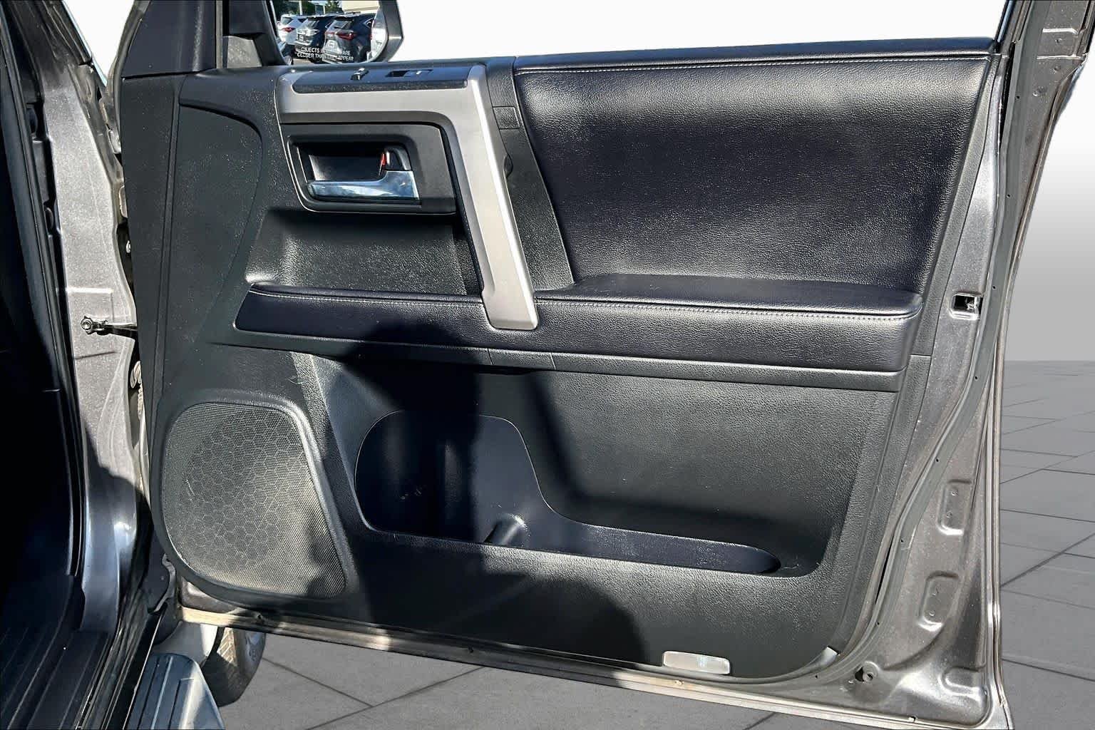 Used 2016 Magnetic Gray Metallic Toyota SR5 image 21