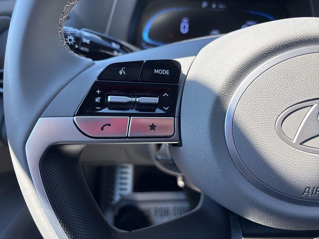 2025 Hyundai Elantra SEL - Photo 23