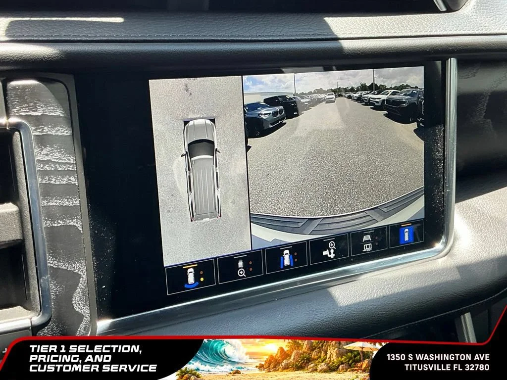 Used 2022 White Frost Tricoat GMC Denali image 34