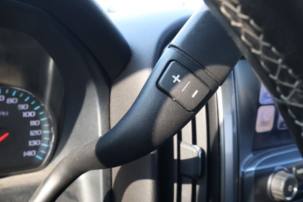 Used 2018 GRAPHITE METALLIC Chevrolet LT image 22