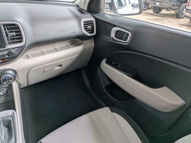 Used 2025 White Hyundai SEL image 13