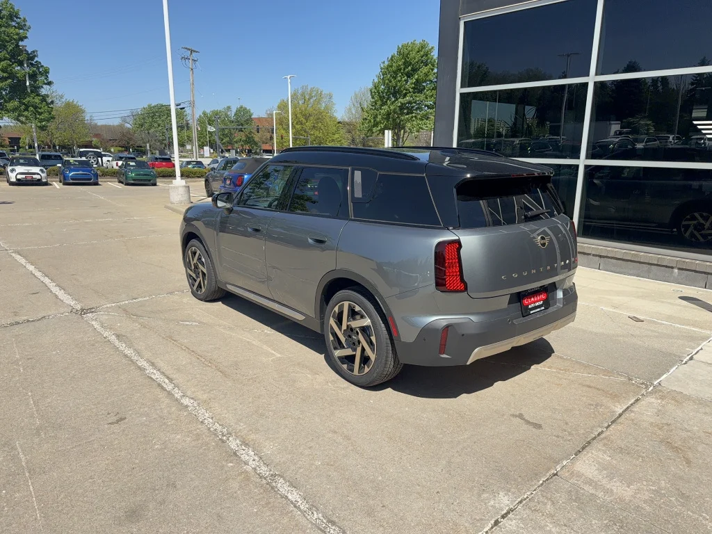 New 2027 Smokey Green Metallic MINI S image 4