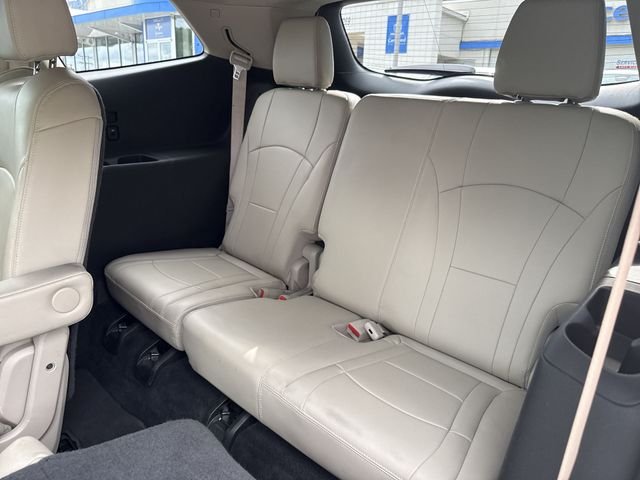 Used 2019 White Frost Buick Essence image 26
