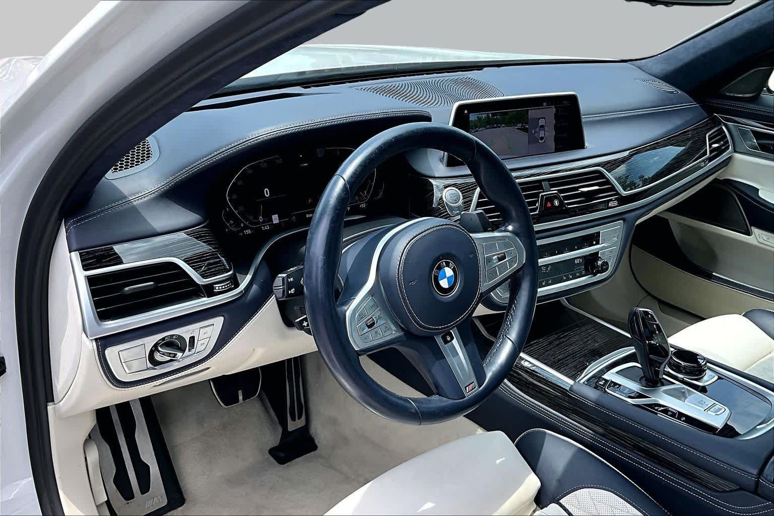 2022 BMW 7 Series 750i - Photo 17