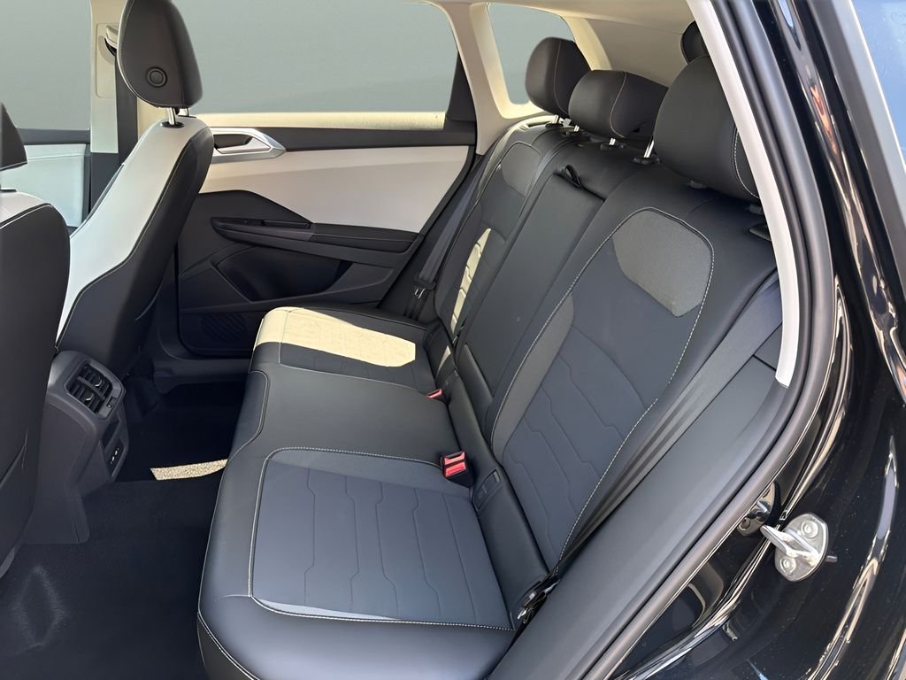 New 2026 Deep Black Pearl Volkswagen 1.5T SE image 18
