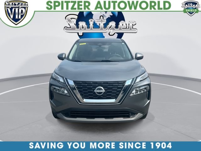 Used 2023 Gray Nissan SV image 3