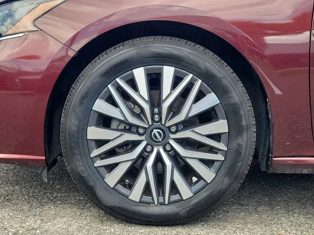 2025 Nissan Altima SV - Photo 6
