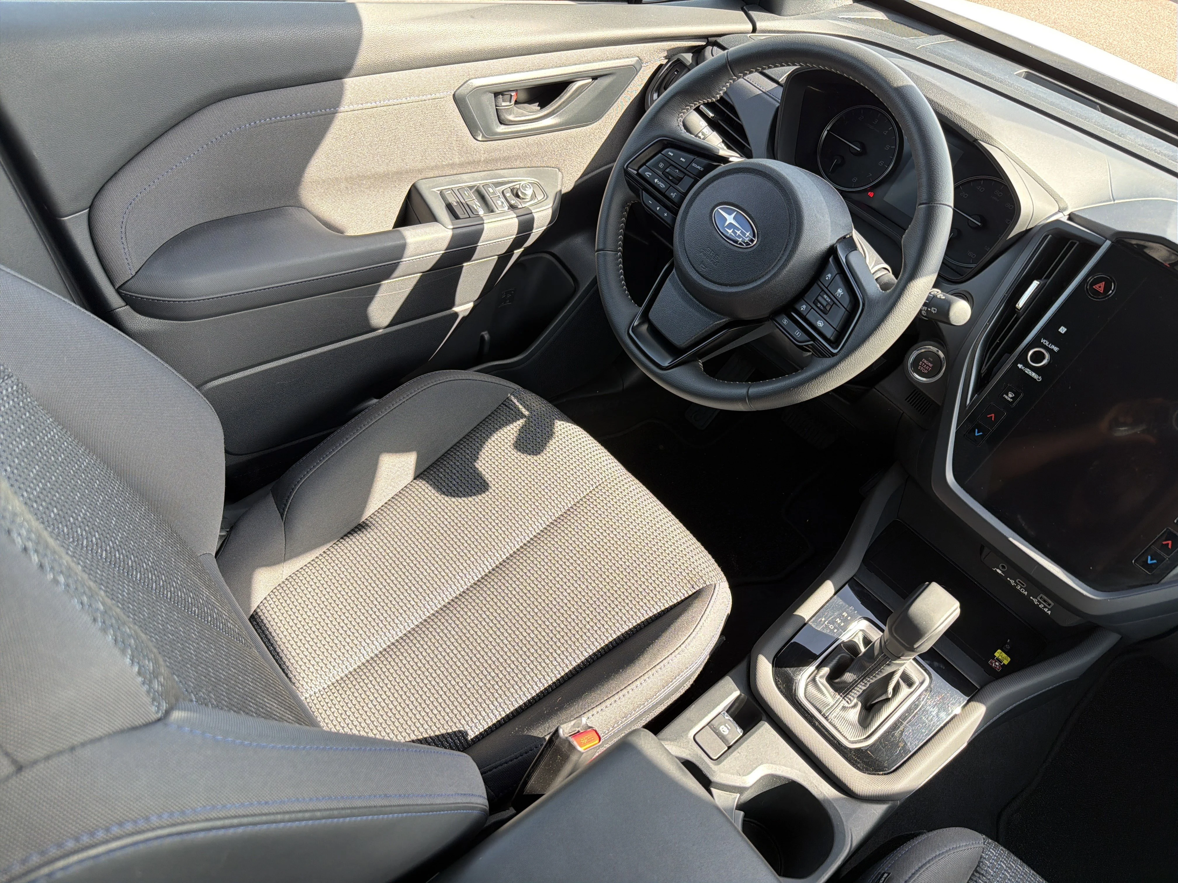 Used 2025 Crystal White Pearl Subaru Premium image 9