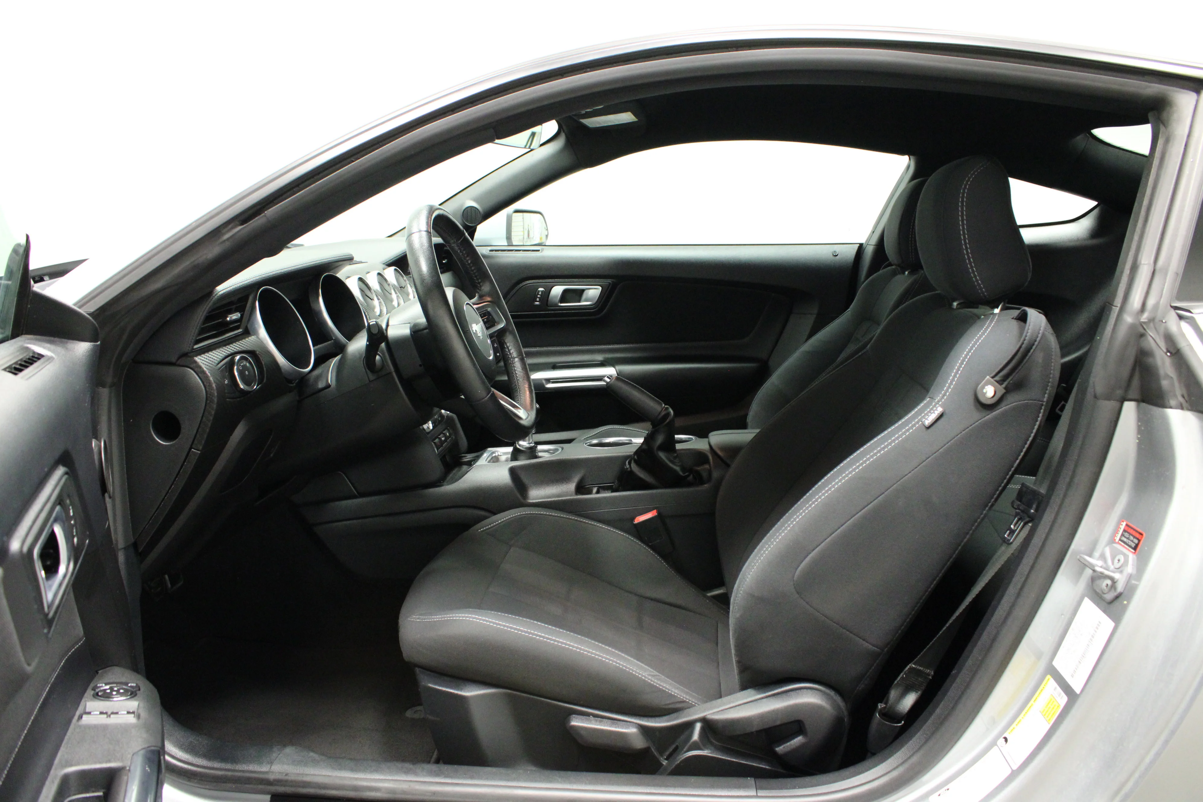 2022 Ford Mustang EcoBoost - Photo 15