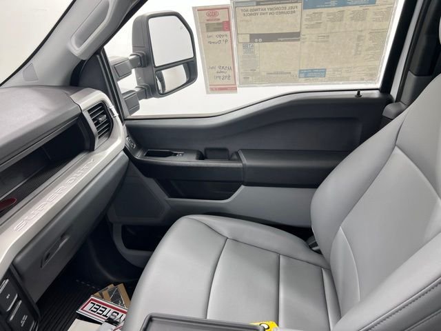 2024 Ford F-450 Super Duty Chassis Cab XL - Photo 14