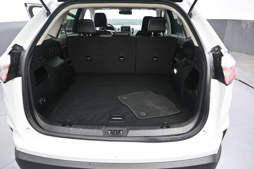 Used 2024 White Ford SEL image 11