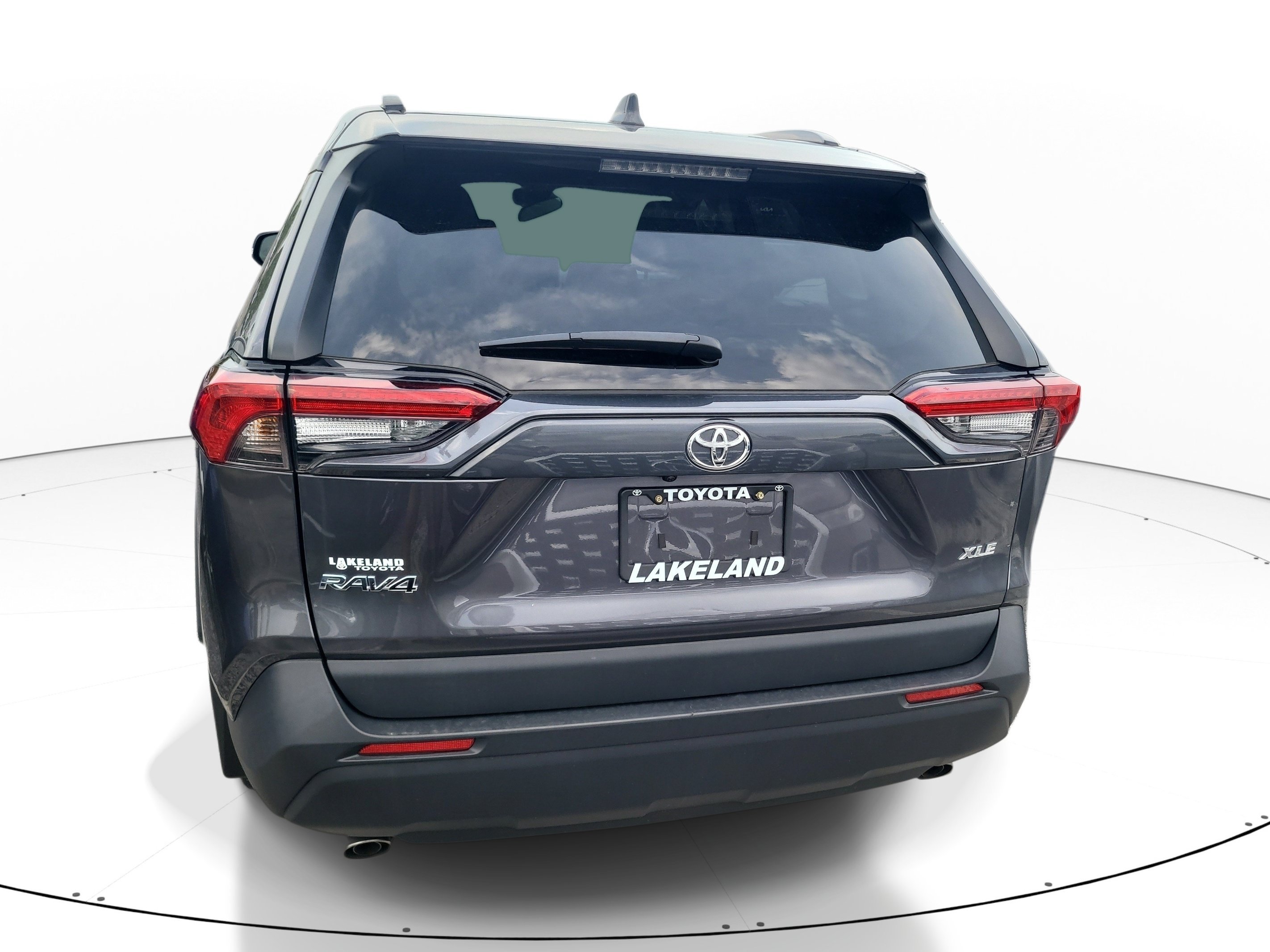 Used 2025 Magnetic Gray Metallic Toyota XLE image 5