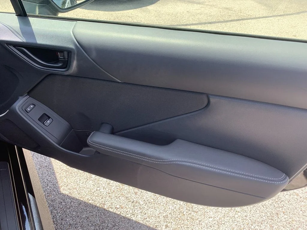 Used 2023  Toyota Base image 15