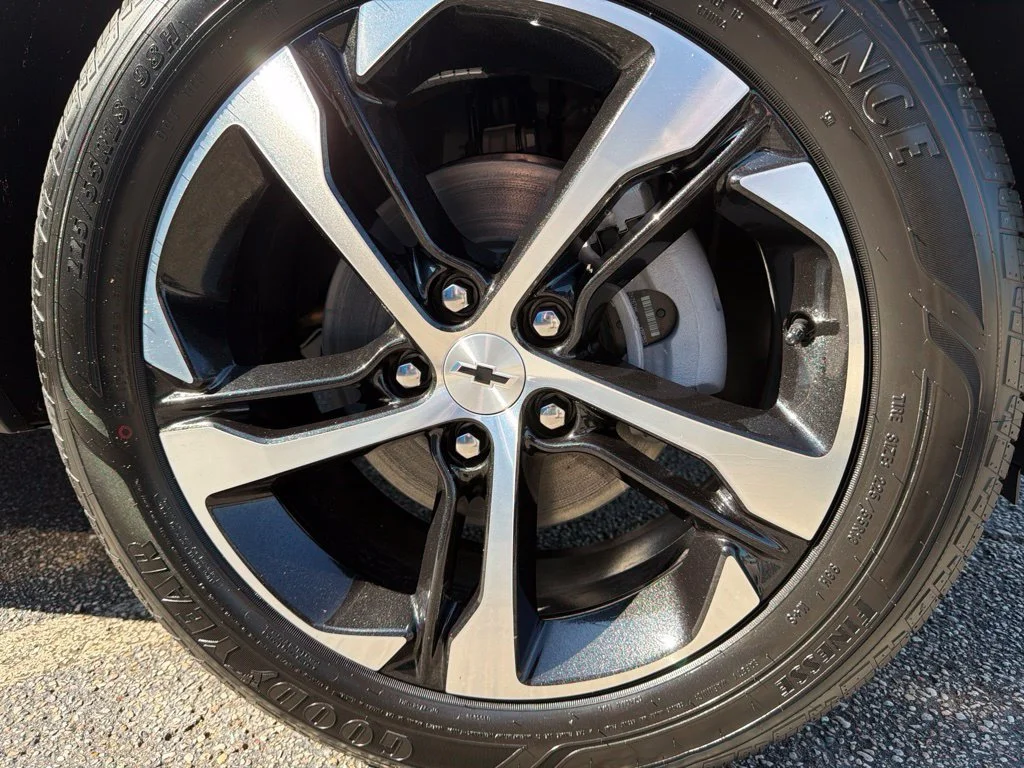 New 2026 Sterling Gray Metallic Chevrolet 1RS image 9